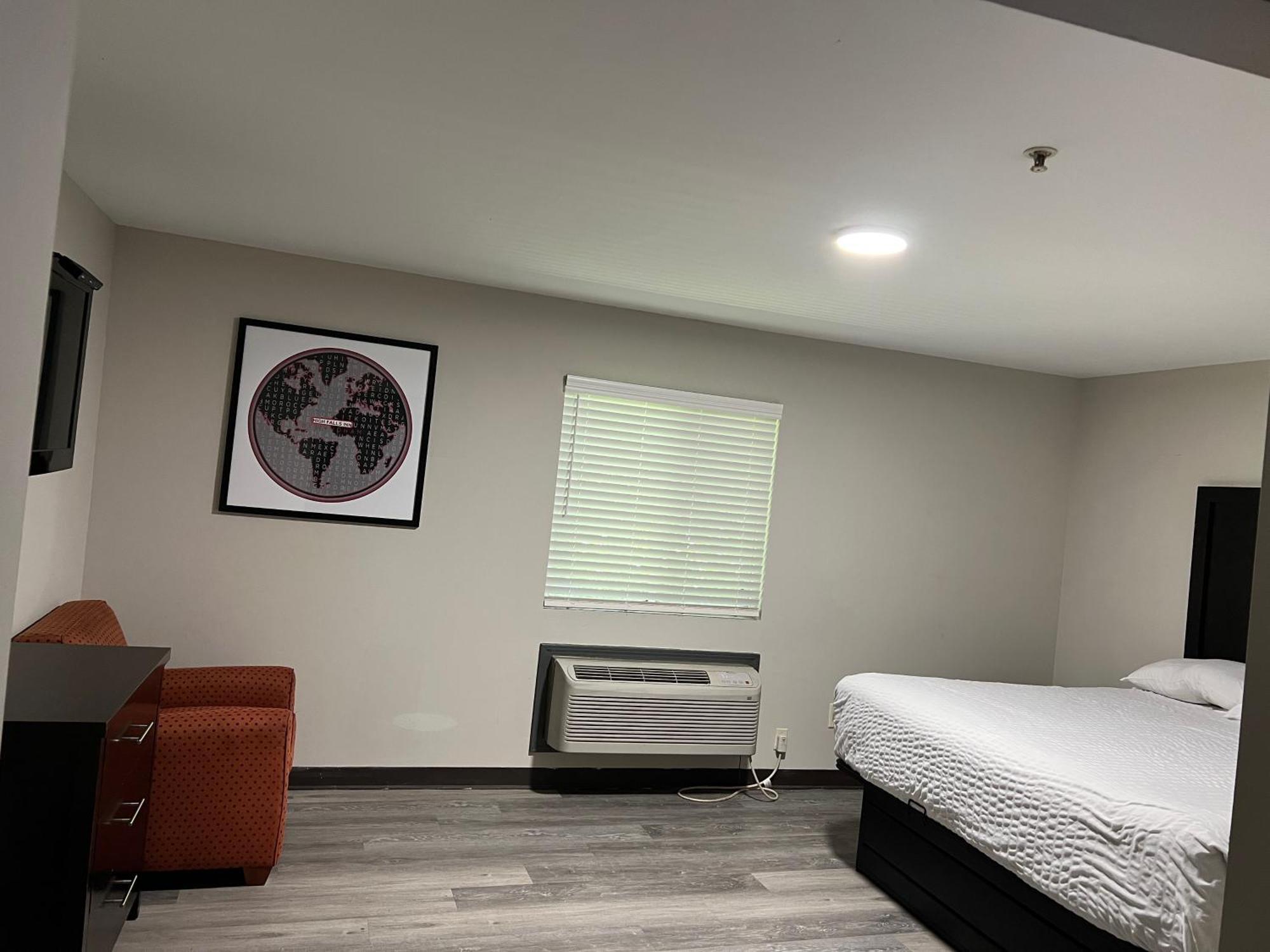 High Falls Inn & Suites Bagian luar foto