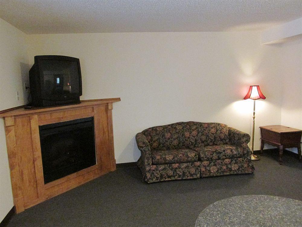 High Falls Inn & Suites Bagian luar foto