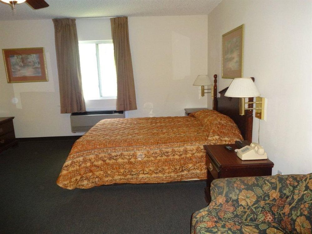 High Falls Inn & Suites Bagian luar foto